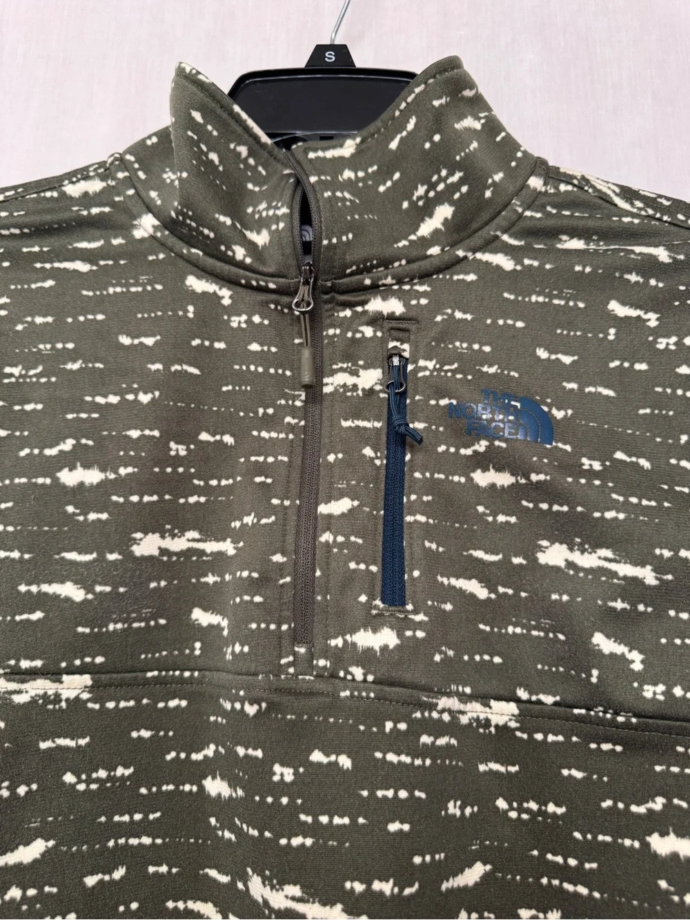 The North Face Olive & Cream Patterned Quarter-Zip Performance Pullover